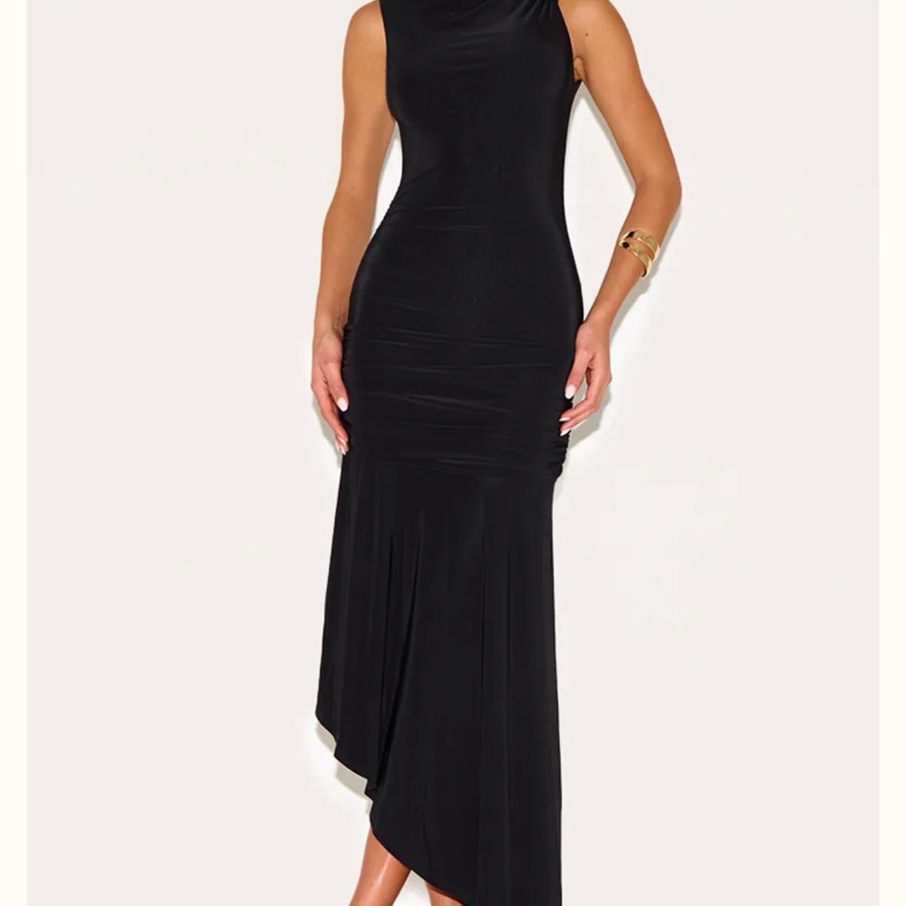 PrettyLittleThing Black Sleeveless High-Low Maxi Dress